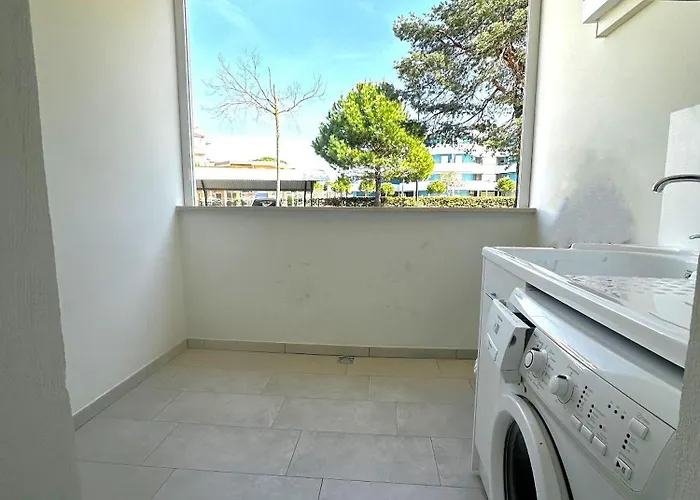 Апартаменты And Bright Flat With Pool Бибионе