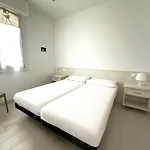 And Bright Flat With Pool *