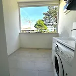 아파트 And Bright Flat With Pool 비비오네