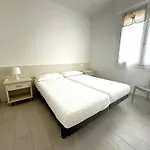 And Bright Flat With Pool *
